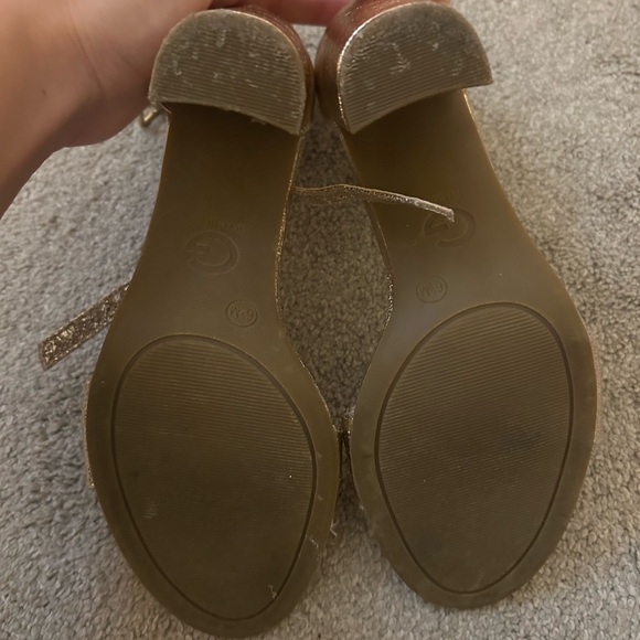 Heels - Picture 2 of 4